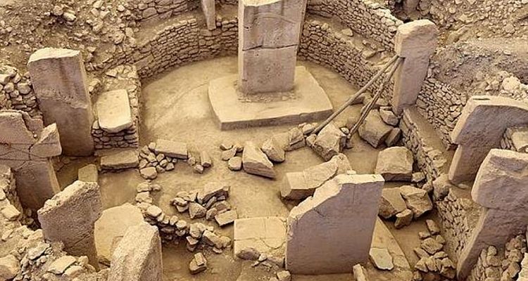 Göbeklitepe gezisi için günlük araç kiralama hizmeti Göbeklitepe gezisi için günlük araç kiralama hizmeti